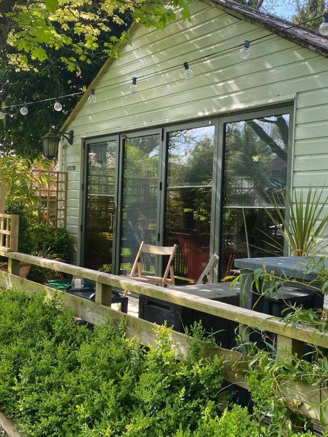 'the Den' Self Contained One Bedroom Annexe. Stockbridge (Hampshire)