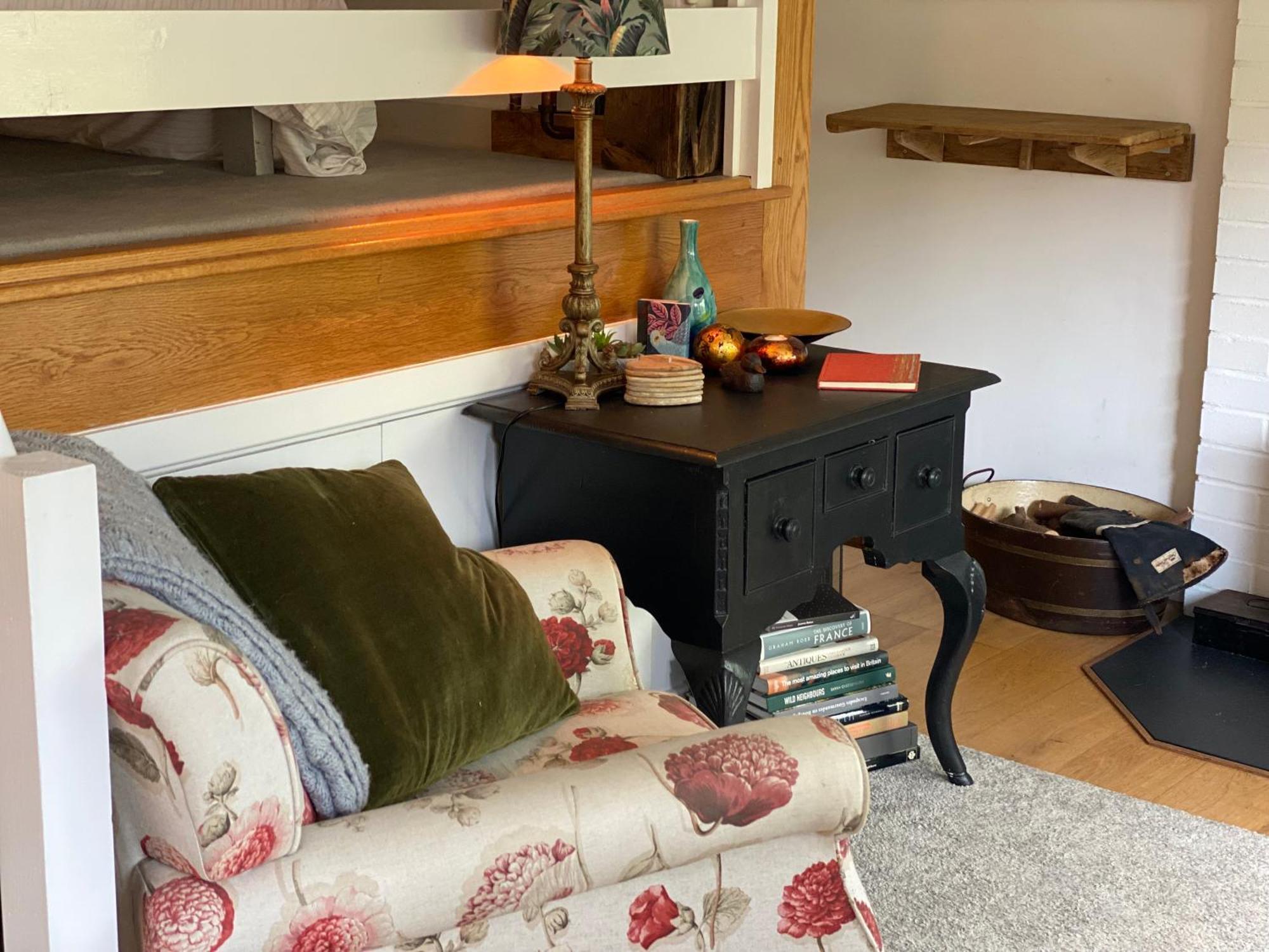 'the Den' Self Contained One Bedroom Annexe. * Stockbridge (Hampshire)
